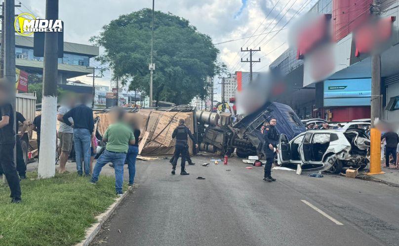 Gravíssimo acidente deixa cerca de 10 feridos