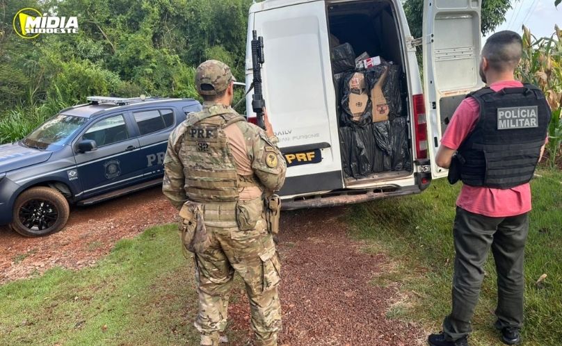 Van com 75 mil maços de cigarros é apreendida em Toledo