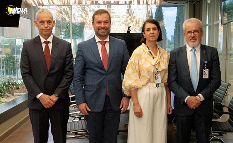 Valcir Mombach toma posse como novo diretor-geral do TRE-PR