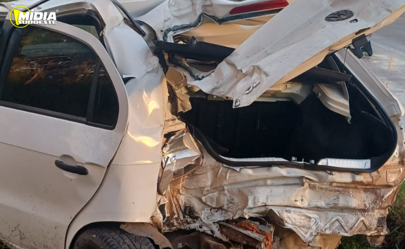 Colisão na PRC-280 deixa duas pessoas feridas