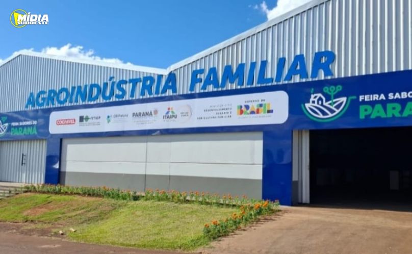 Paulo Teixeira participa da inauguração no Show Rural