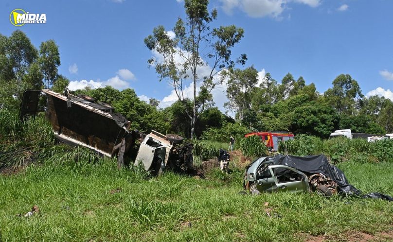 Dois mortos em acidente gravíssimo na BR-376
