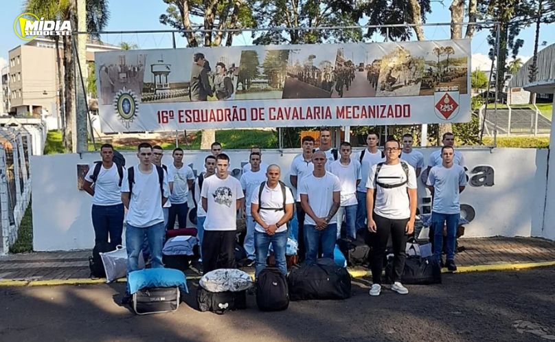 Jovens de Dois Vizinhos partem para Serviço Militar