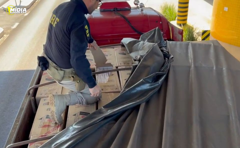 PRF apreende grande carga de cigarros contrabandeados