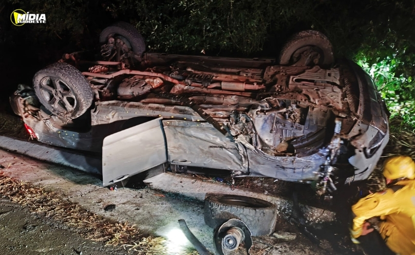 Acidente entre caminhonete e caminhão é registrado na BR-282