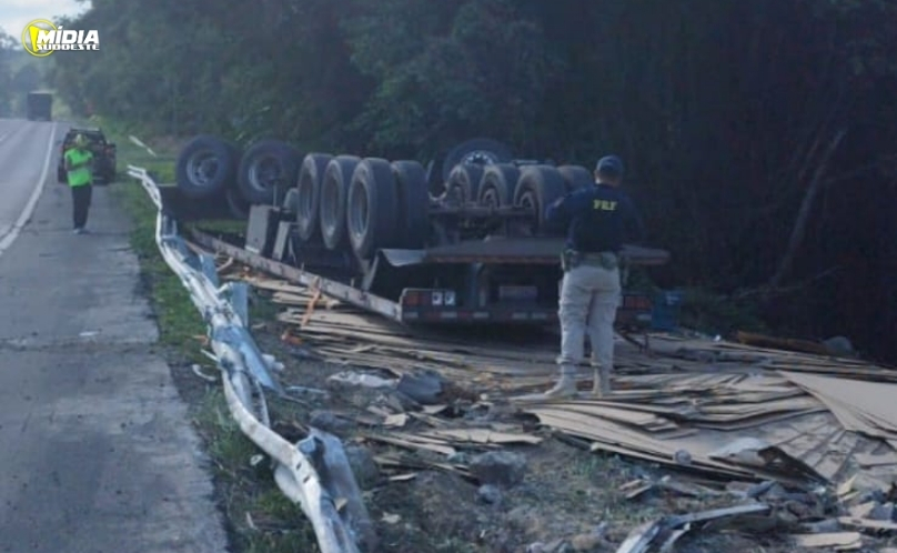 Capotamento na BR-376 em Tibagi