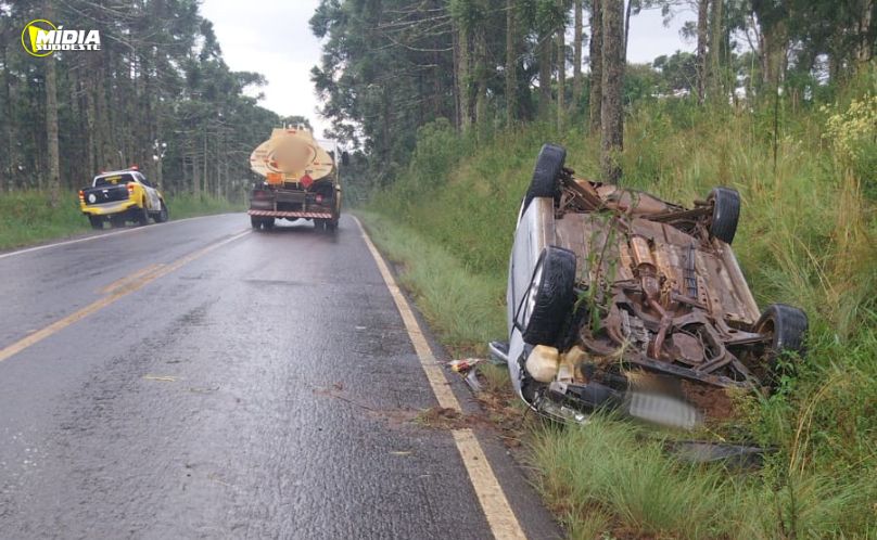 Veículo é encontrado capotado às margens da PR-170