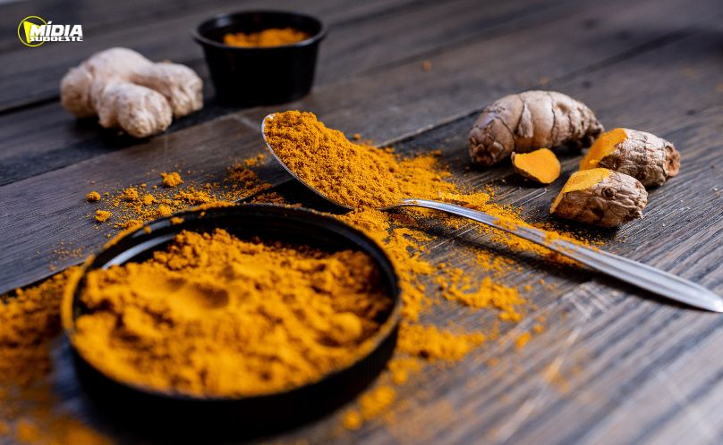 Anvisa alerta que suplementos com cúrcuma podem causar danos ao fígado
