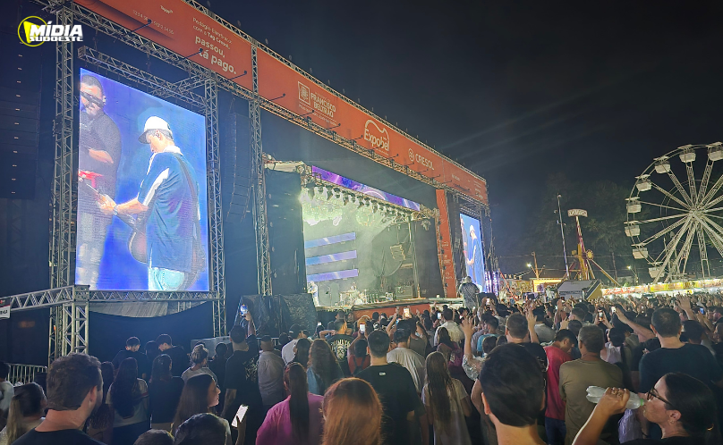 Chuva não impede público de mais de 30 mil na Expobel com Banda Morada