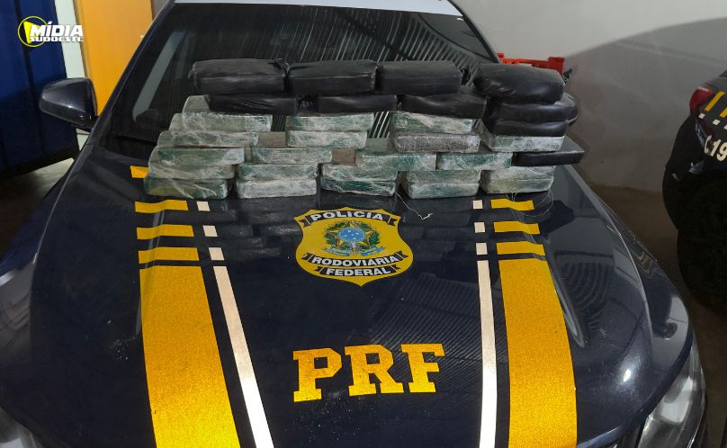 PRF prende casal em flagrante 