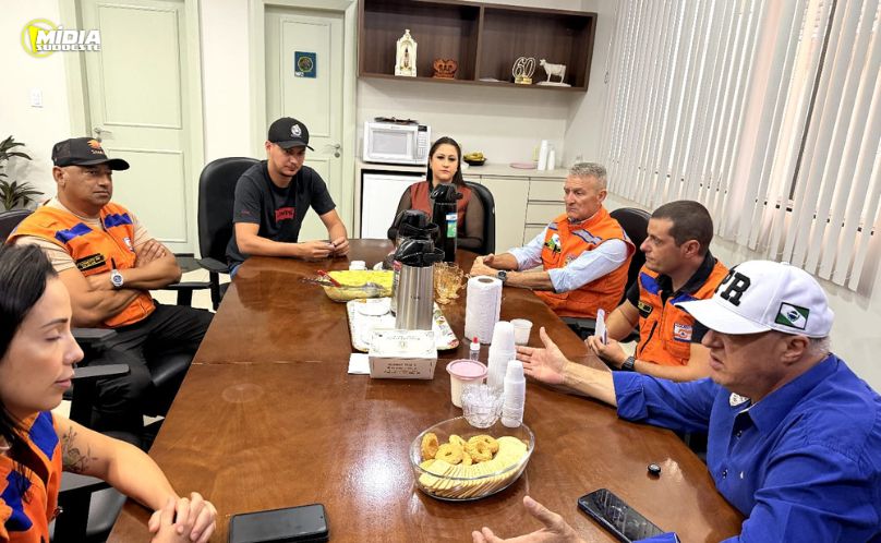Prefeito Carlinhos Turatto recebe Defesa Civil para discutir prevenção de desastres