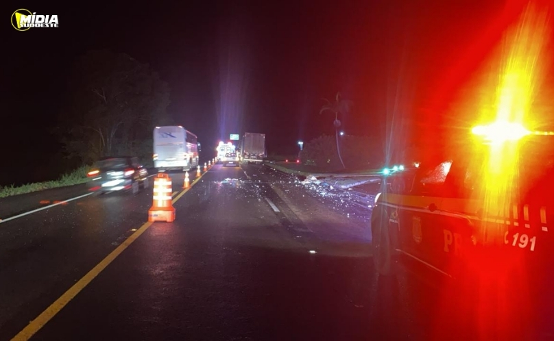 Acidente grave na BR-153 resulta em morte de caminhoneiro