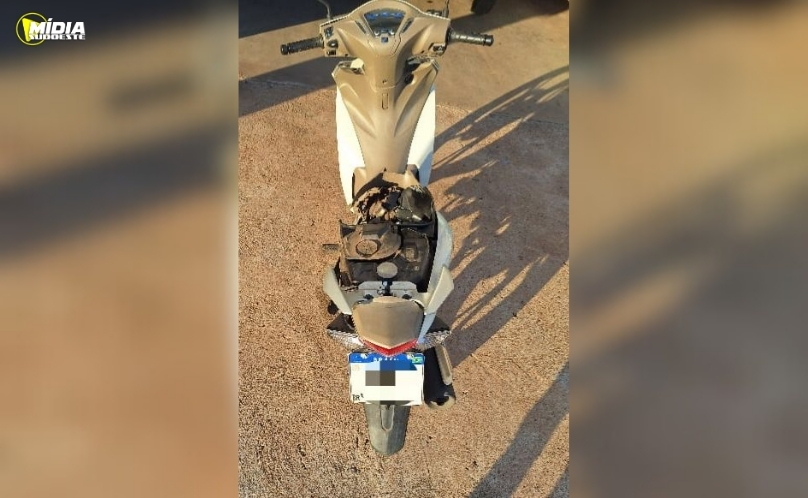 Tunápolis: motociclista fica ferida em colisão entre carro e moto