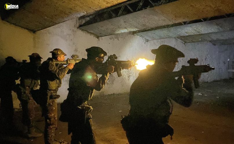 Militares participam de treinamento especializado na Selva Amazônica