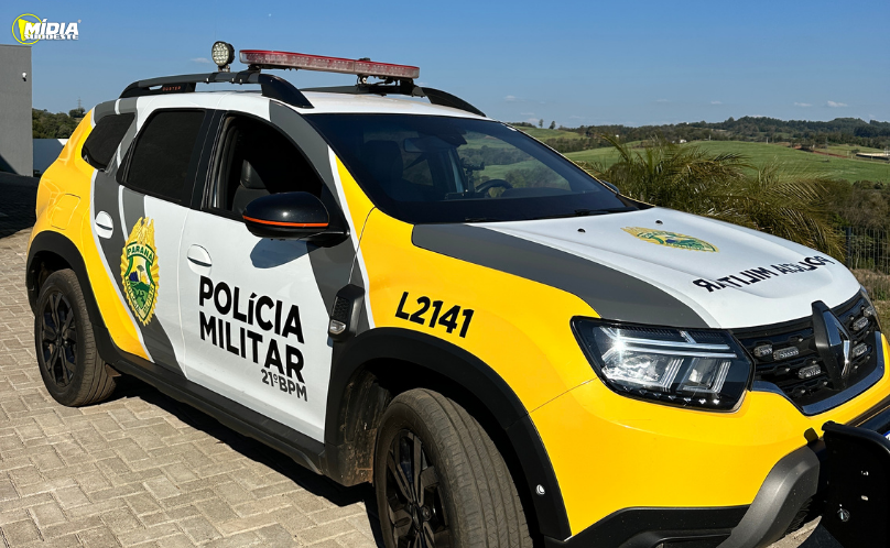 Homem é preso após fuga com carro furtado e carga de cigarros contrabandeados