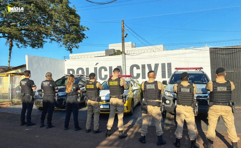 Operação apreende armas e drogas