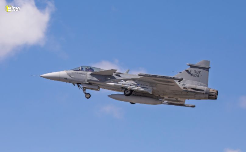 Brasil entra na era supersônica com produção nacional do caça F-39 Gripen