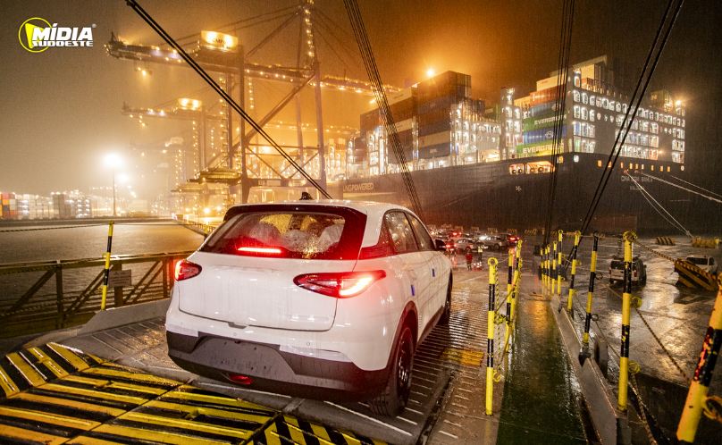 Porto de Paranaguá registra maior desembarque de veículos elétricos da história 