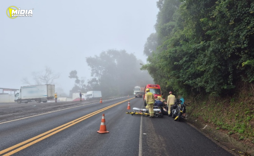 Casal fica ferido em acidente envolvendo moto e caminhão na PR-483