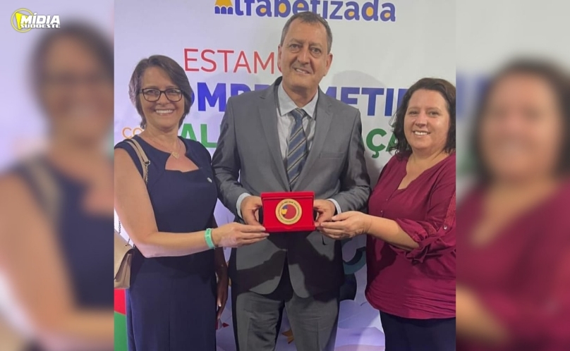 Marmeleiro recebe Selo Ouro de Compromisso com a Alfabetização