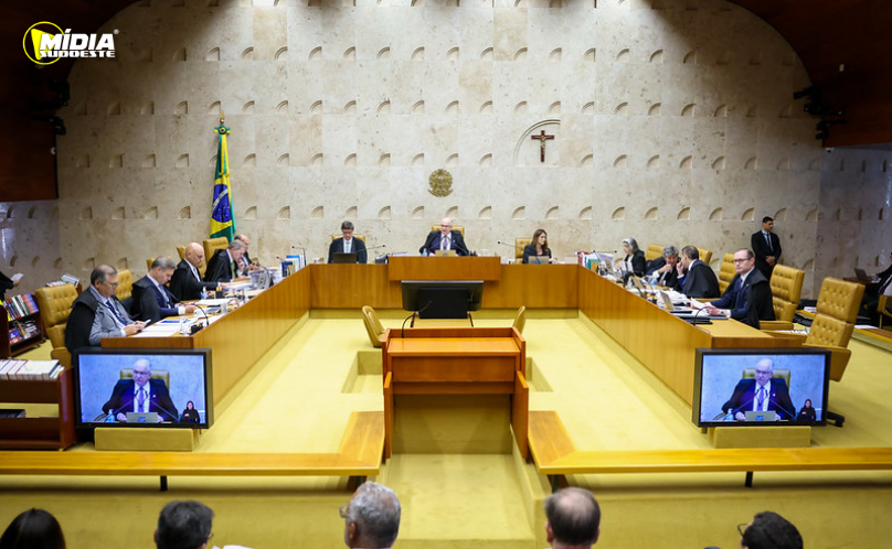 STF fixa teto salarial e proíbe verbas extras na magistratura e no Ministério Público