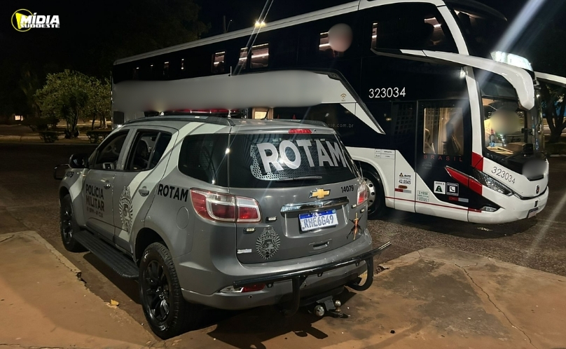 PMPR apreende 55 celulares e 25 kg de maconha em fiscalização