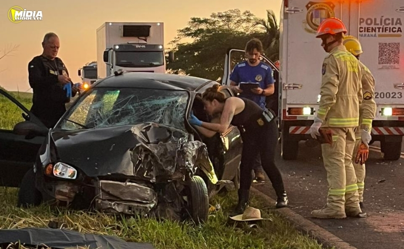 Acidente deixa um morto e quatro feridos na PR-493