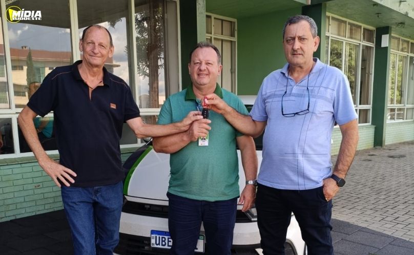 Agência do Trabalhador de Marmeleiro recebe veículo para reforçar atendimentos