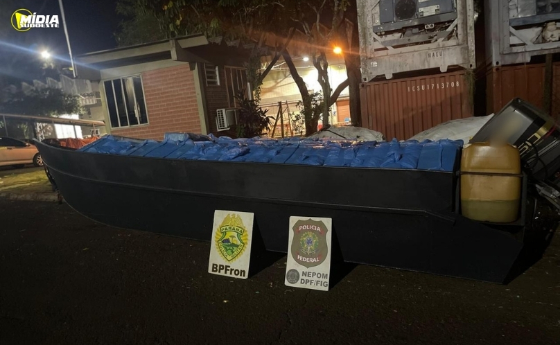 PMPR apreende embarcação carregada com cigarros contrabandeados