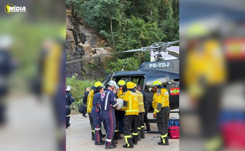 Grave acidente entre carro e caminhão mobiliza resgate