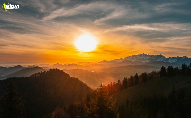 Instabilidade e calor dominam previsão para a Páscoa no Paraná