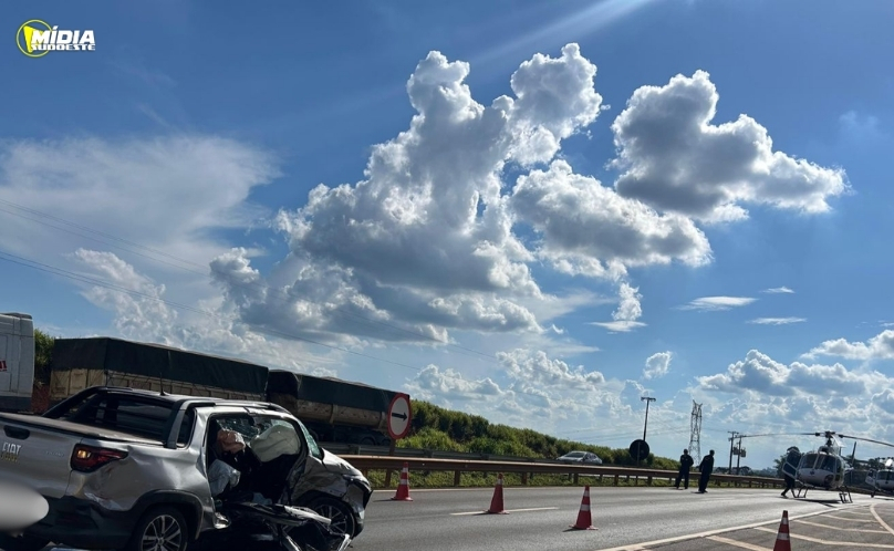 Idosa morre após batida entre veículos na BR-376