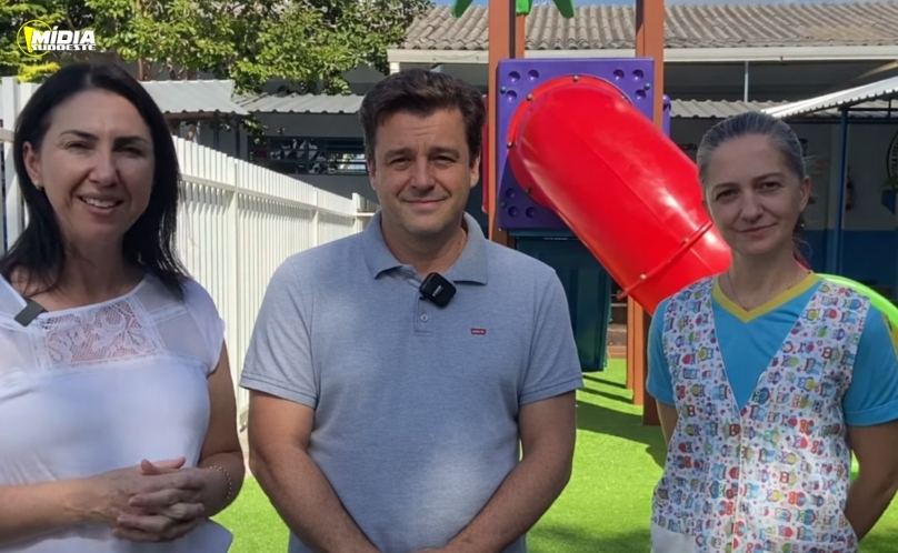 Escola do interior de Pranchita recebe novo parquinho infantil