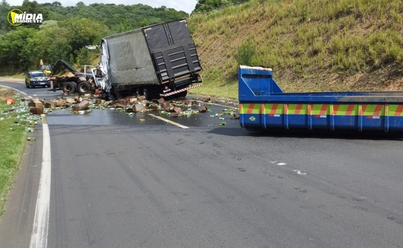 BR-376 tem interdição total após sequência de acidentes