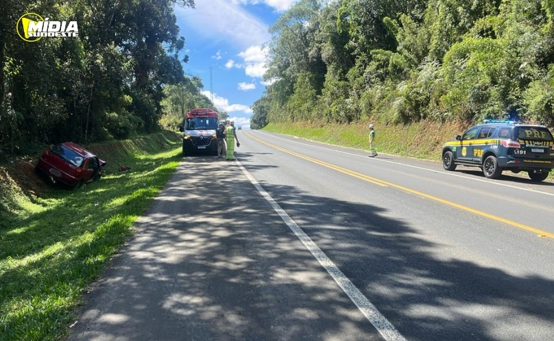 Adolescente fica gravemente ferida após capotamento na BR-373