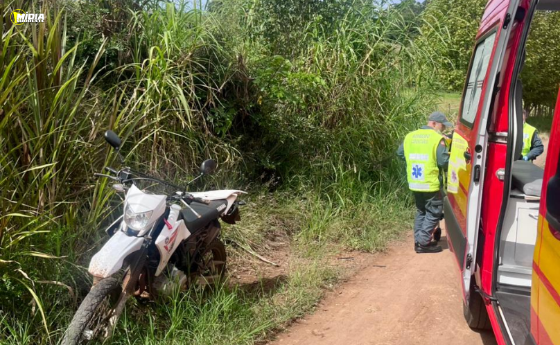 Jovem fica ferido em colisão entre carro e moto