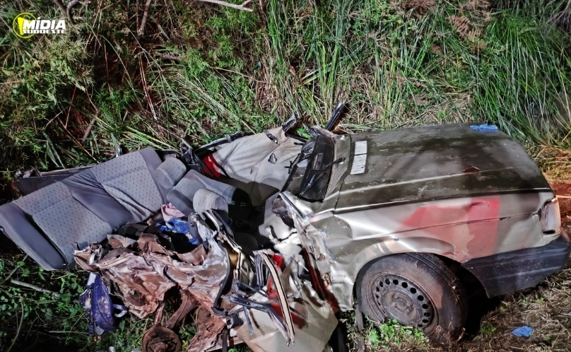 Duas pessoas morrem após colisão com caminhão na BR-282