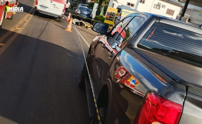 Idoso morre após acidente entre carro e motocicleta