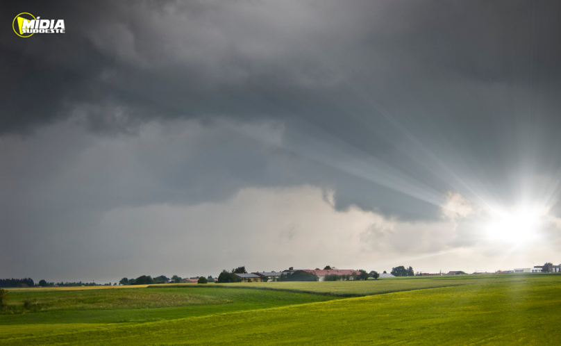 Chuva avança no Oeste e Sudoeste do Paraná a partir de terça-feira