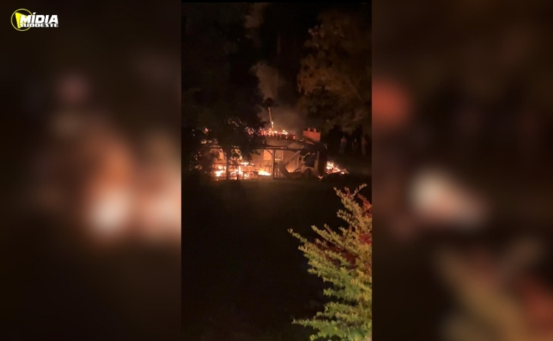 Incêndio destrói residência no interior de Seara