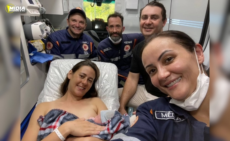 Nascimento dentro de ambulância emociona equipe de resgate em Dois Vizinhos