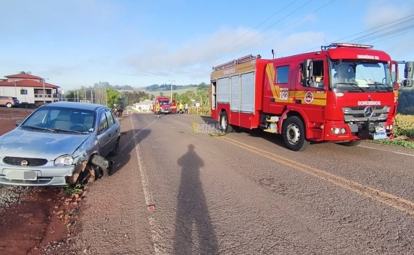 Grave colisão entre carro e moto deixa dois feridos na SC-492