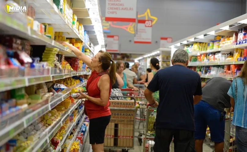 Fim da escala 6x1 gera debate e divide economistas sobre impactos na economia