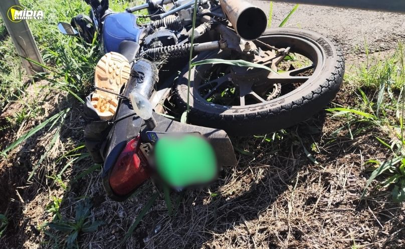 Motociclista fica ferido após colisão traseira na BR-282