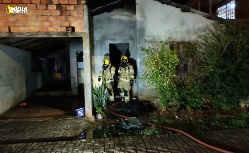 Xanxerê: homem fica ferido após incêndio em casa