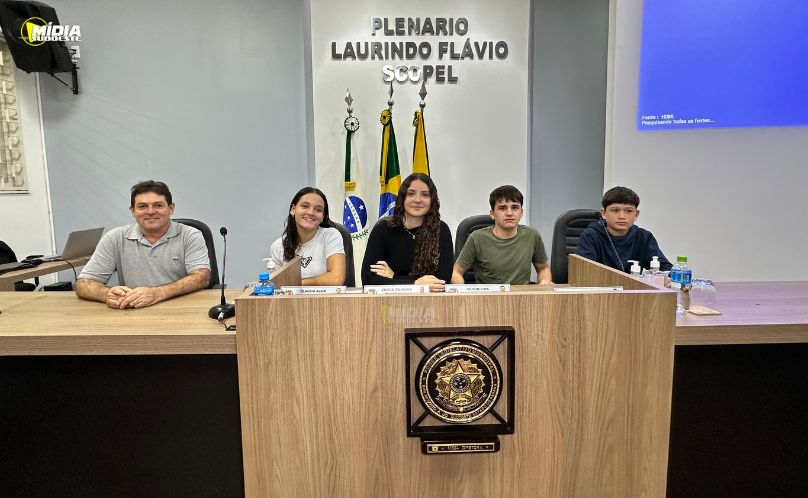 SAS: Sessão da câmara entra para a história com eleição do Parlamento Jovem