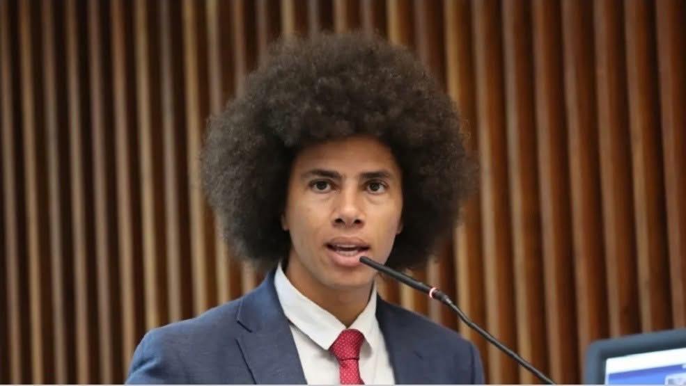 Conselho de Ética aprova suspensão de prerrogativas e perda de mandato do deputado Renato Freitas (PT)