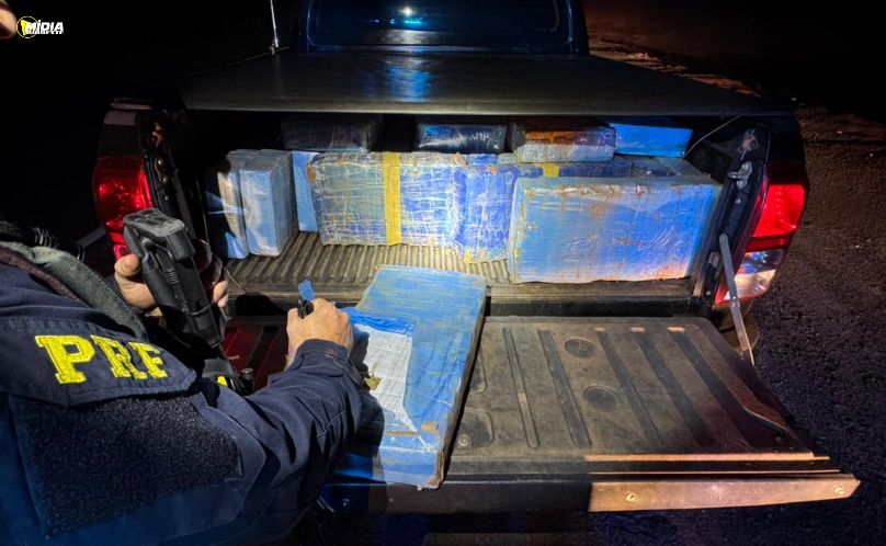 PRF apreende quase uma tonelada de maconha em caminhonete furtada