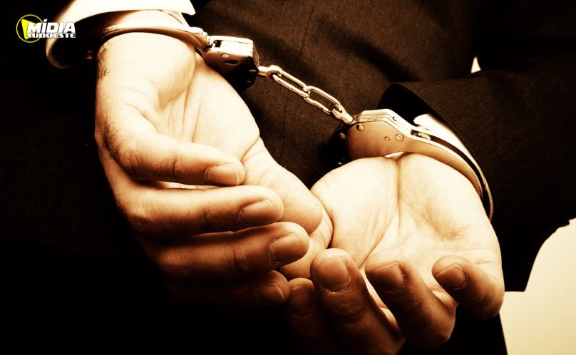 Foragido por homicídio é preso em abordagem policial