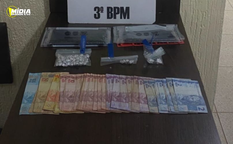 Denúncia leva polícia a apreender pedras de crack